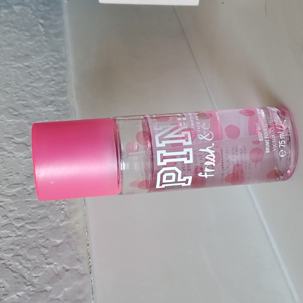Victoria's Secret PINK Fresh & Clean Body Mist